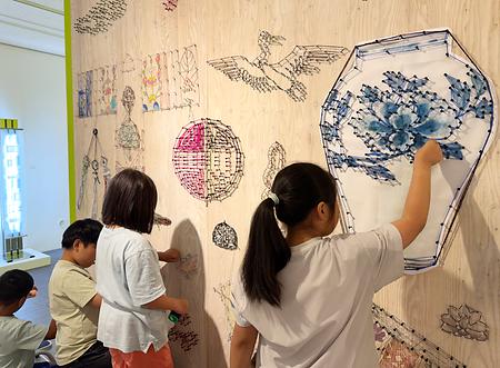 ReSet 기획전시 관람 및 관람객 참여형 체험 이미지